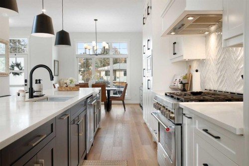 4615 20 Avenue Nw, Calgary, AB - Indoor Photo Showing Kitchen With Upgraded Kitchen