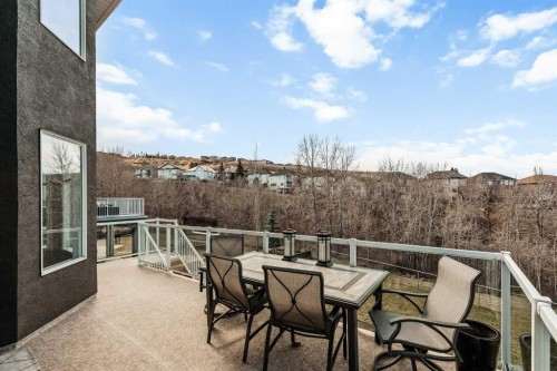 70 Patterson Close Sw, Calgary, AB - Outdoor