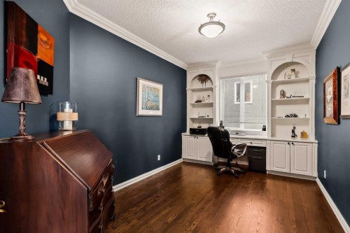 70 Patterson Close Sw, Calgary, AB - Indoor Photo Showing Office