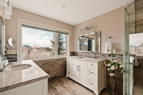 70 Patterson Close Sw, Calgary, AB - Indoor Photo Showing Bathroom
