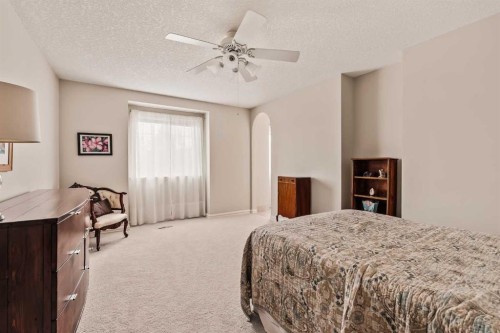 70 Patterson Close Sw, Calgary, AB - Indoor Photo Showing Bedroom