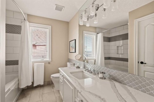 70 Patterson Close Sw, Calgary, AB - Indoor Photo Showing Bathroom