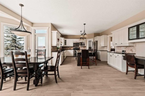 70 Patterson Close Sw, Calgary, AB - Indoor Photo Showing Dining Room
