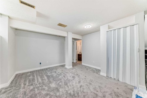 3315 Catalina Boulevard Ne, Calgary, AB - Indoor Photo Showing Other Room