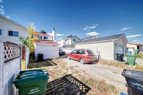 3315 Catalina Boulevard Ne, Calgary, AB - Outdoor With Exterior