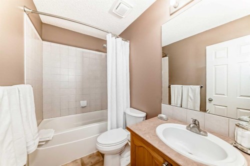67 Cimarron Meadows Bay, Okotoks, AB - Indoor Photo Showing Bathroom