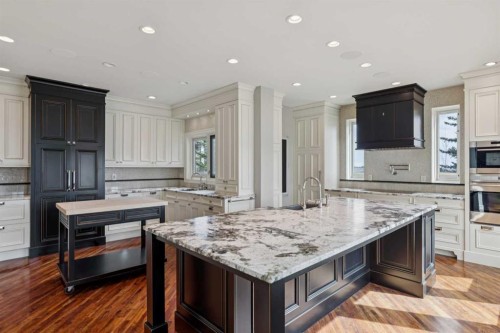 58 Scimitar View Nw, Calgary, AB - Indoor Photo Showing Kitchen With Upgraded Kitchen