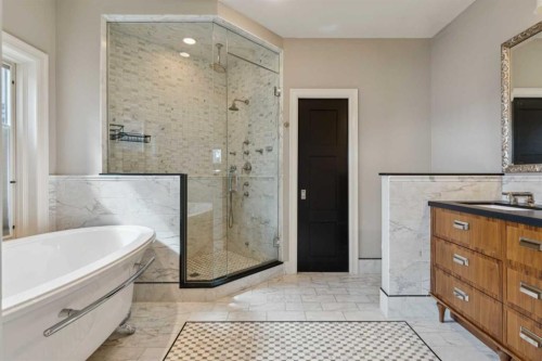 58 Scimitar View Nw, Calgary, AB - Indoor Photo Showing Bathroom