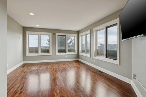 58 Scimitar View Nw, Calgary, AB - Indoor Photo Showing Other Room