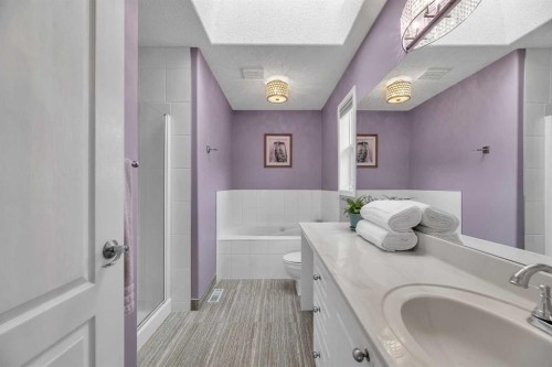 92 Bow Ridge Crescent, Cochrane, AB - Indoor Photo Showing Bathroom