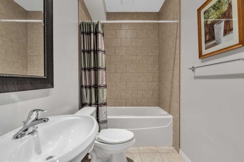 92 Bow Ridge Crescent, Cochrane, AB - Indoor Photo Showing Bathroom