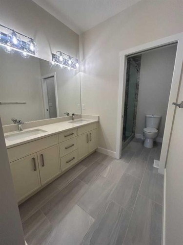 129 32 Avenue Ne, Calgary, AB 