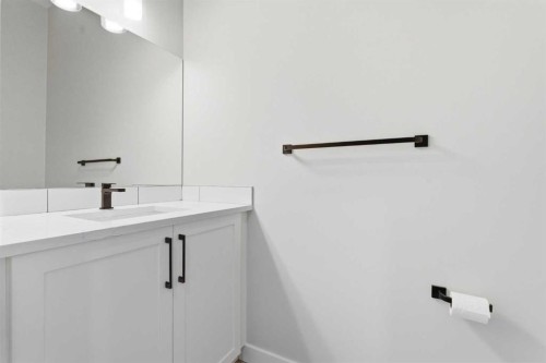 56 Iris Crescent, Okotoks, AB - Indoor Photo Showing Bathroom