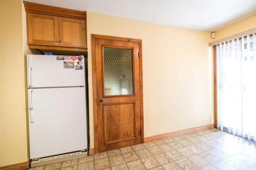 59 Rosewood Road Nw, Calgary, AB - Indoor