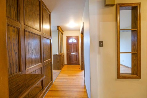 59 Rosewood Road Nw, Calgary, AB - Indoor Photo Showing Other Room