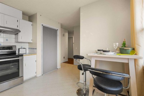 214 Huntington Close Ne, Calgary, AB - Indoor Photo Showing Kitchen