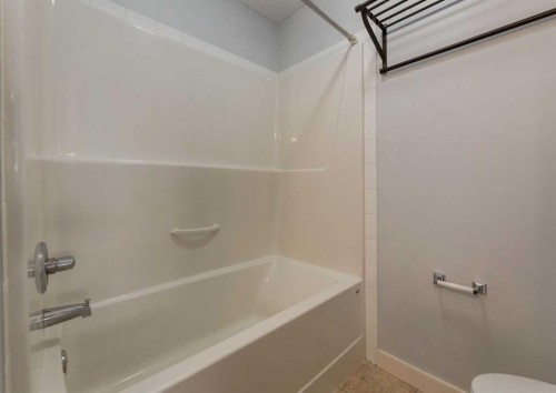 14 Pantego Lane Nw, Calgary, AB - Indoor Photo Showing Bathroom