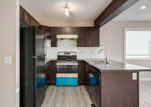 14 Pantego Lane Nw, Calgary, AB - Indoor Photo Showing Kitchen