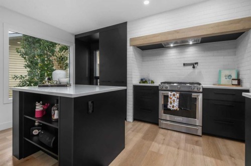 129 Sundown Place Se, Calgary, AB - Indoor Photo Showing Kitchen
