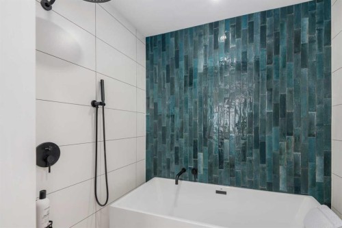 129 Sundown Place Se, Calgary, AB - Indoor Photo Showing Bathroom