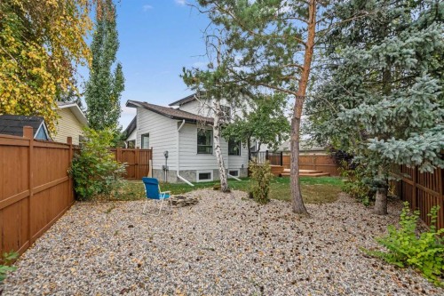 129 Sundown Place Se, Calgary, AB - Outdoor