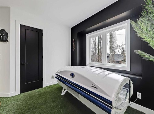129 Sundown Place Se, Calgary, AB - Indoor