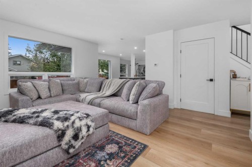 129 Sundown Place Se, Calgary, AB - Indoor Photo Showing Living Room