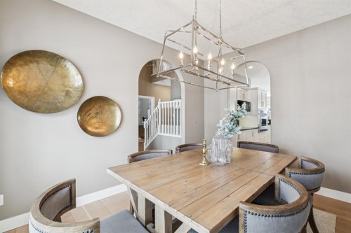 155 Somme Manor Sw, Calgary, AB - Indoor Photo Showing Dining Room