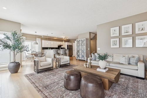 155 Somme Manor Sw, Calgary, AB - Indoor Photo Showing Living Room