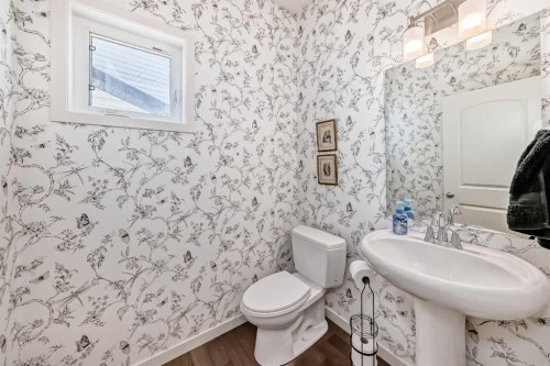 35 Walden Mount Se, Calgary, AB - Indoor Photo Showing Bathroom
