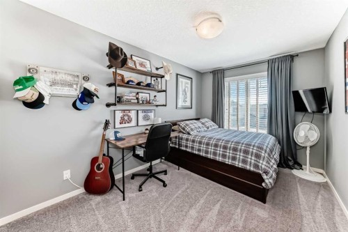 35 Walden Mount Se, Calgary, AB - Indoor Photo Showing Bedroom