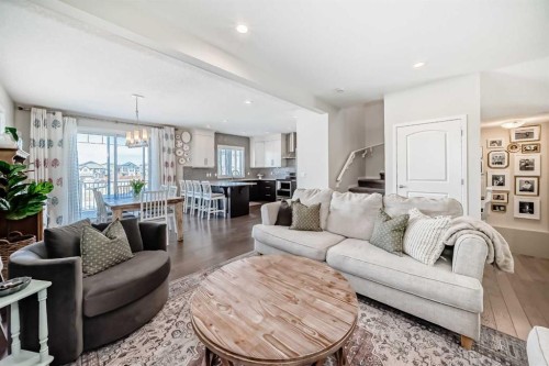 35 Walden Mount Se, Calgary, AB - Indoor Photo Showing Living Room
