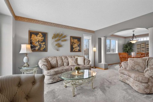 129 Bridlecreek Green Sw, Calgary, AB - Indoor Photo Showing Living Room