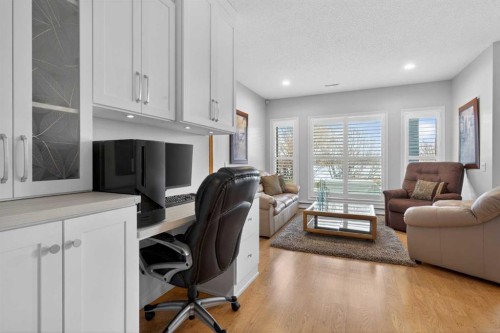 129 Bridlecreek Green Sw, Calgary, AB - Indoor Photo Showing Living Room