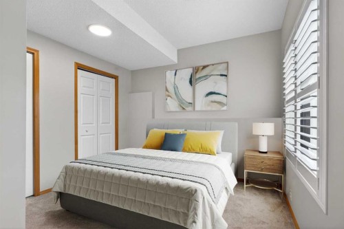 129 Bridlecreek Green Sw, Calgary, AB - Indoor Photo Showing Bedroom
