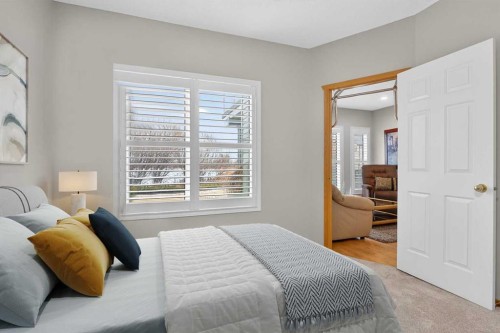 129 Bridlecreek Green Sw, Calgary, AB - Indoor Photo Showing Bedroom