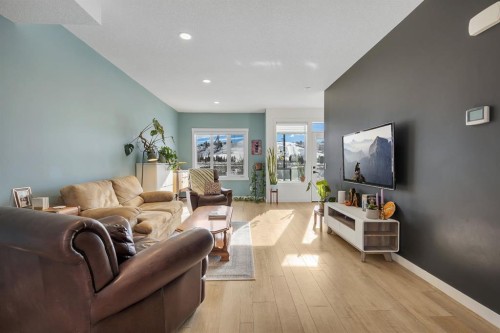 171 Greenbriar Place Nw, Calgary, AB - Indoor Photo Showing Living Room