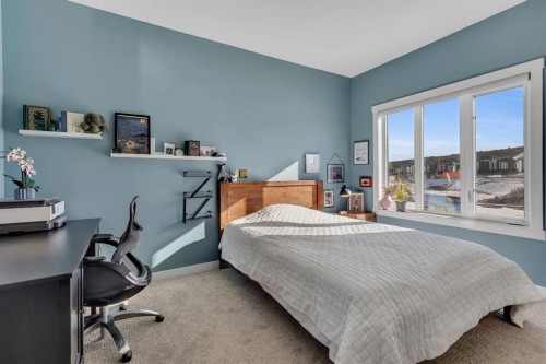 171 Greenbriar Place Nw, Calgary, AB - Indoor Photo Showing Bedroom