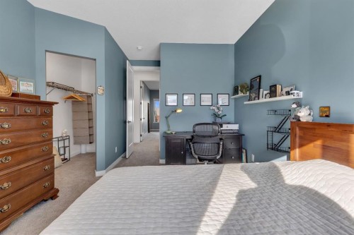 171 Greenbriar Place Nw, Calgary, AB - Indoor Photo Showing Bedroom