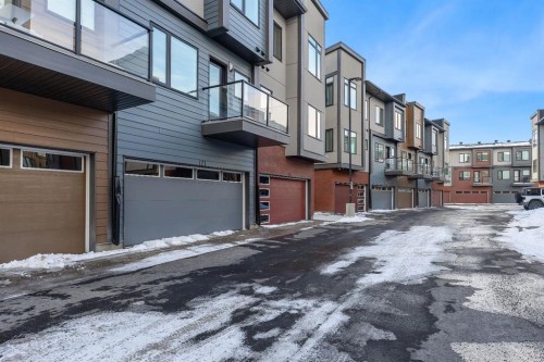 171 Greenbriar Place Nw, Calgary, AB - Outdoor With Balcony