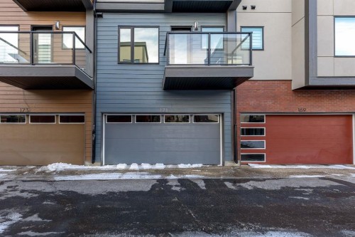 171 Greenbriar Place Nw, Calgary, AB - Outdoor With Balcony