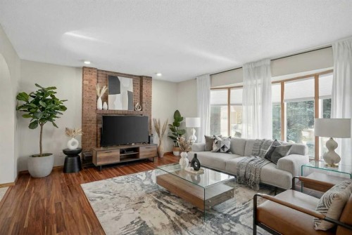 247 Templewood Road Ne, Calgary, AB - Indoor Photo Showing Living Room