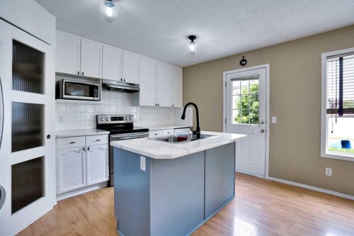 356 Chaparral Drive Se, Calgary, AB - Indoor Photo Showing Kitchen