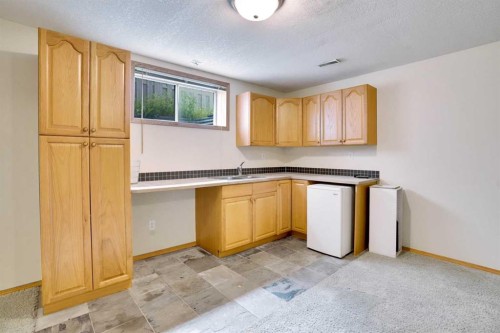 356 Chaparral Drive Se, Calgary, AB - Indoor Photo Showing Kitchen
