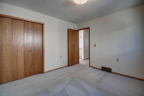 273 Woodside Road Nw, Airdrie, AB - Indoor Photo Showing Other Room