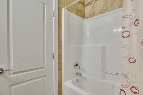 9 Saddlelake Grove Ne, Calgary, AB - Indoor Photo Showing Bathroom