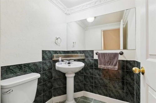 37 Ranch Glen Drive Nw, Calgary, AB - Indoor Photo Showing Bathroom