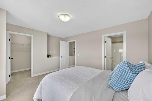 150 Everridge Common Sw, Calgary, AB - Indoor Photo Showing Bedroom