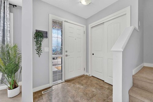 150 Everridge Common Sw, Calgary, AB - Indoor Photo Showing Other Room