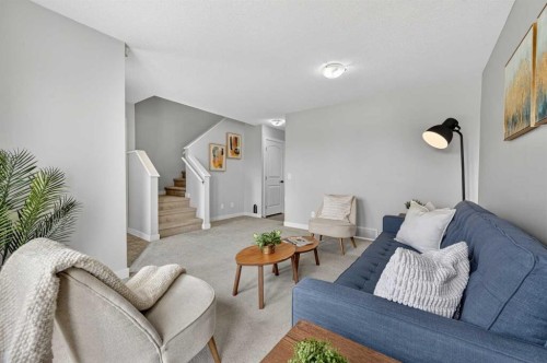 150 Everridge Common Sw, Calgary, AB - Indoor Photo Showing Other Room